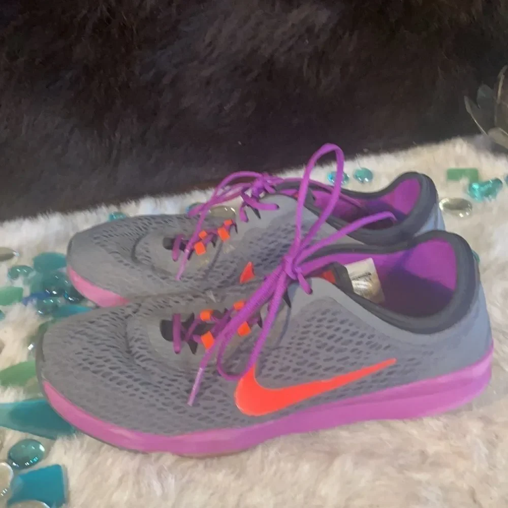 Nike shoes 8.5 (4429)